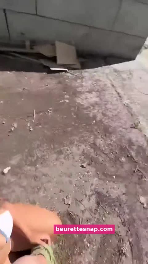 Cette Curly Se Fait Prendre En Extérieur Ils Se Font Cramer